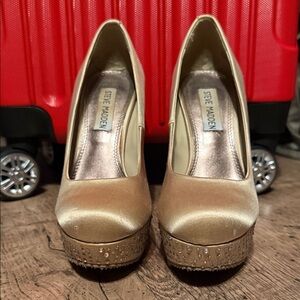 Steve Madden Metallic Gold Heels
